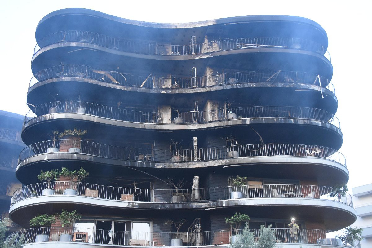 İzmir'deki Folkart Sitesi'nde büyük yangın - Resim : 4