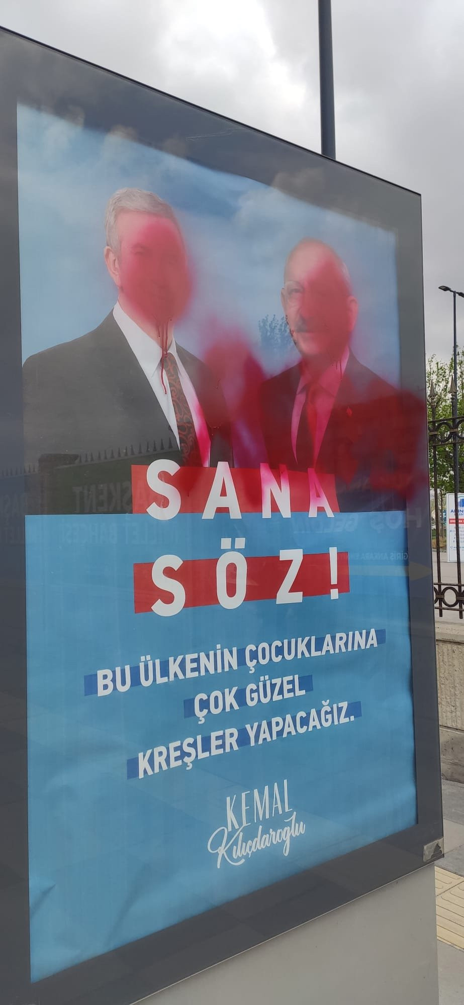AKP'nin Ankara mitingi öncesi Millet İttifakı afişlerine çirkin saldırı - Resim : 2