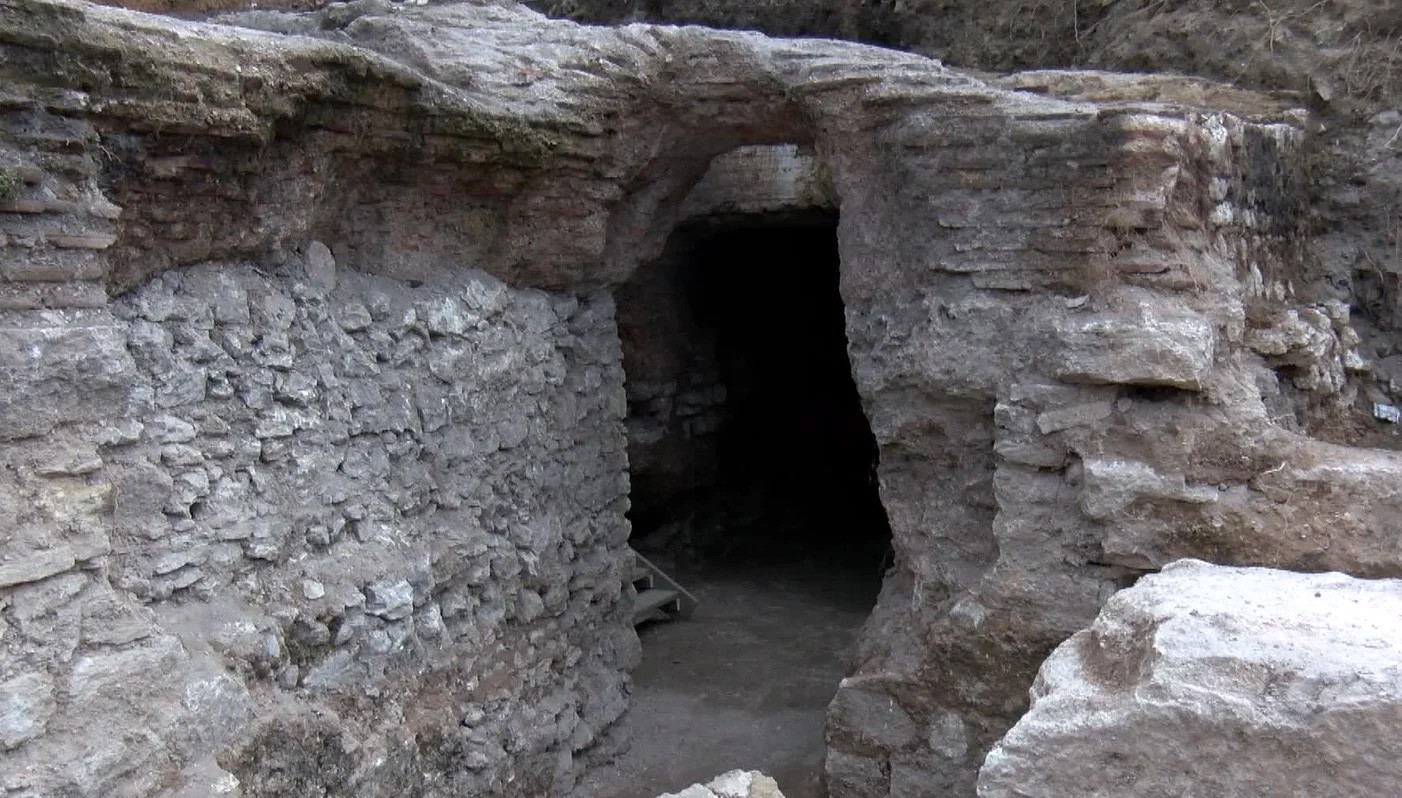 İstanbul'da bin 500 yıllık yeraltı dehlizi bulundu - Resim : 3