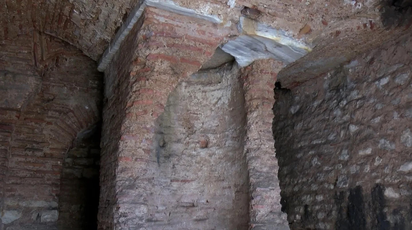 İstanbul'da bin 500 yıllık yeraltı dehlizi bulundu - Resim : 2