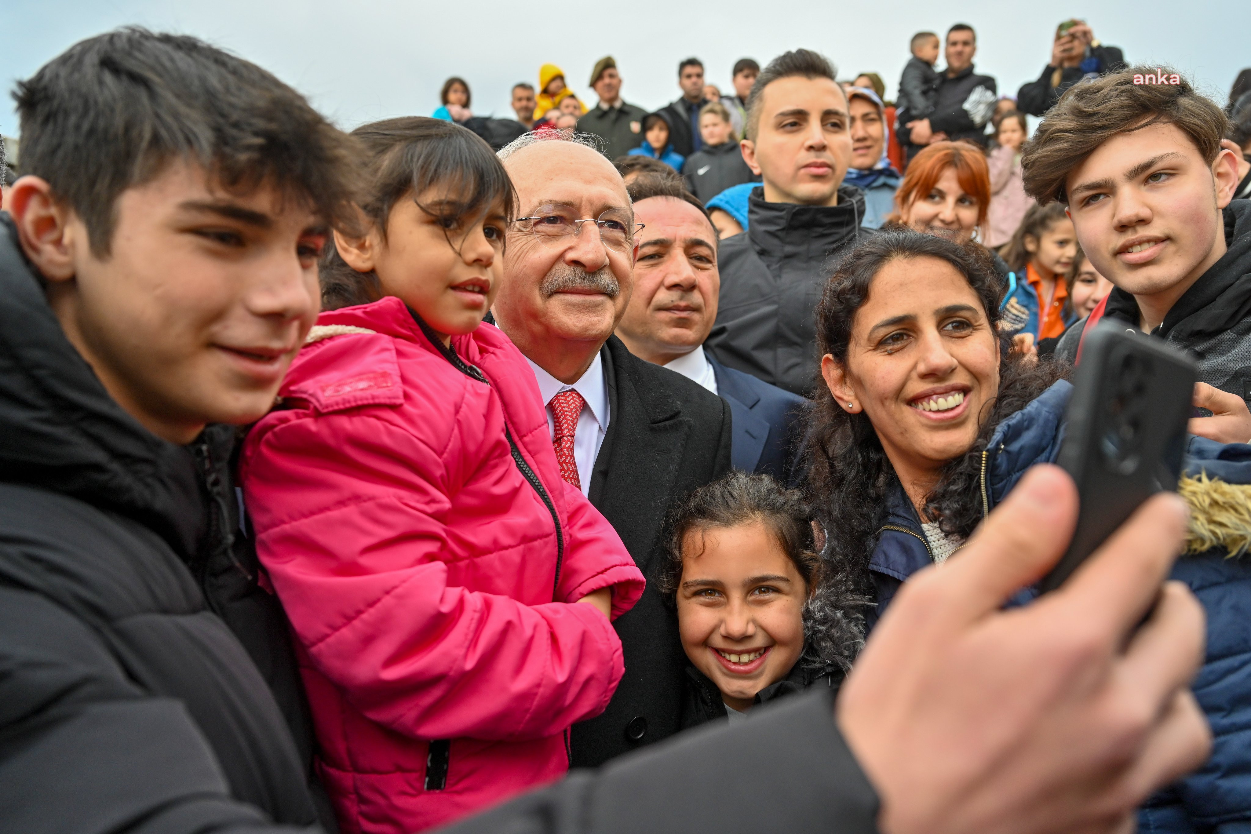 Kemal Kılıçdaroğlu'na Anıtkabir'de çocuklardan yoğun ilgi... - Resim : 3