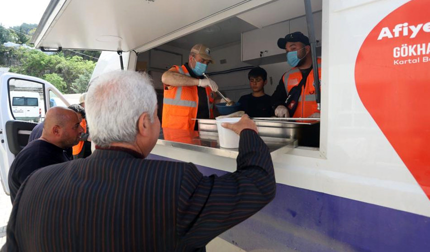Kartal Belediyesi, Hatay’da 225 bin kişilik yemek dağıttı - Resim : 2