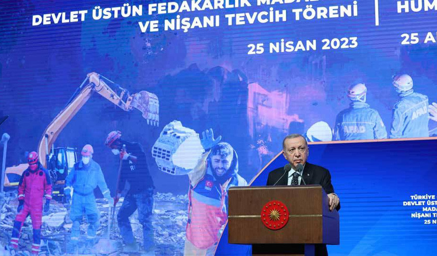 Erdoğan'dan Menzil Tarikatı'na 'Üstün Fedakârlık Madalyası' - Resim : 1
