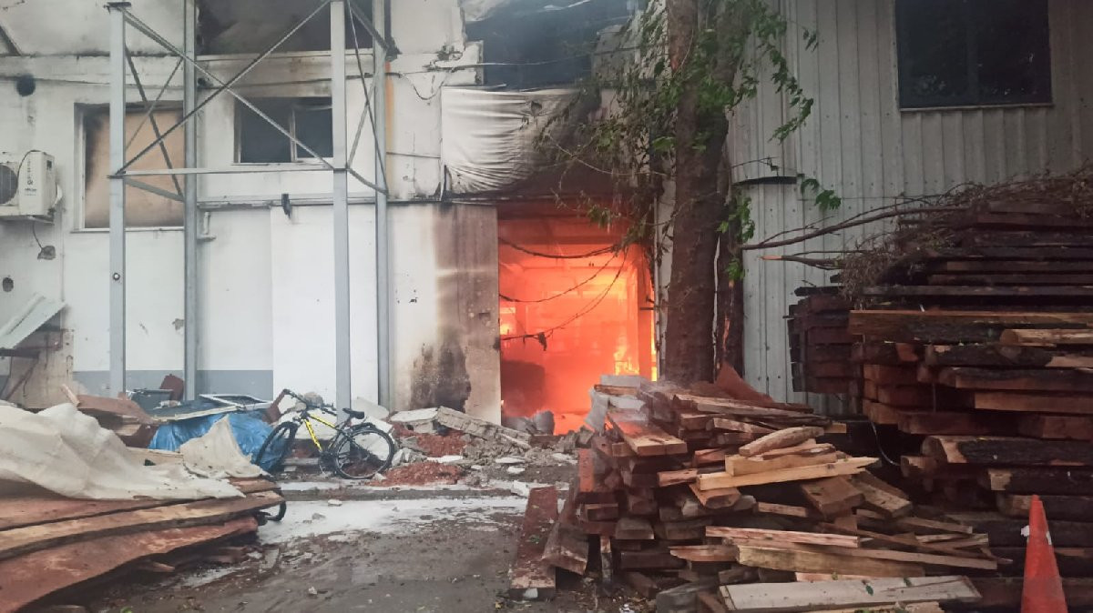 Mersin'de yangın faciası: Biri itfaiye eri 4 kişi öldü - Resim : 2