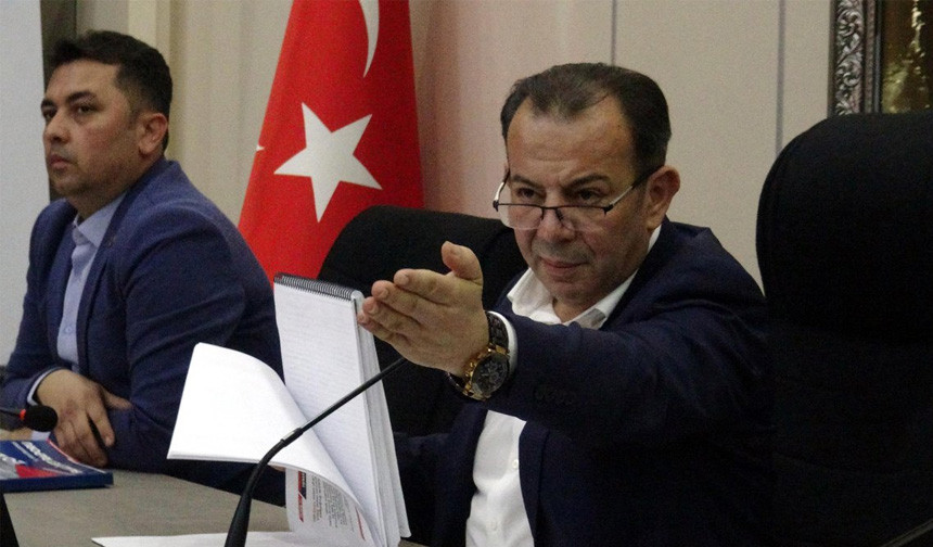 Tanju Özcan AKP'li meclis üyesini salondan çıkarttı: Meclis'te gerginlik yaşandı - Resim : 1