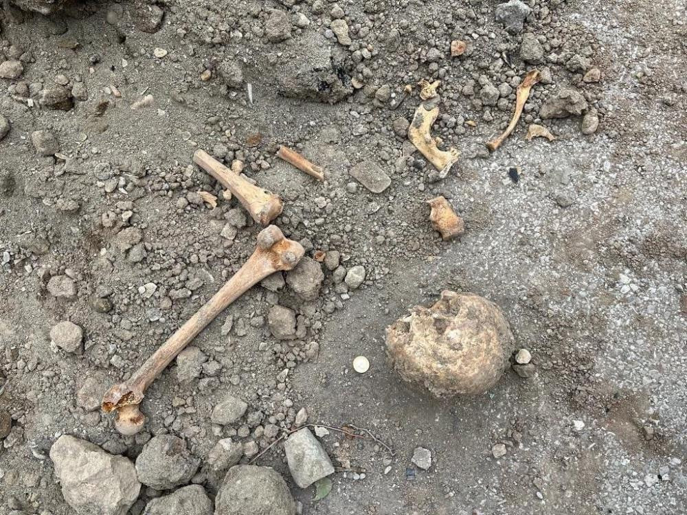 Van'da bir okul inşaatında insan kemikleri bulundu - Resim : 1