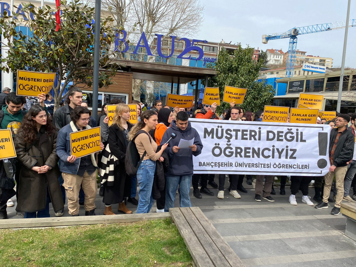 Bahçeşehir Üniversitesi'nde zam protestosu - Resim : 1