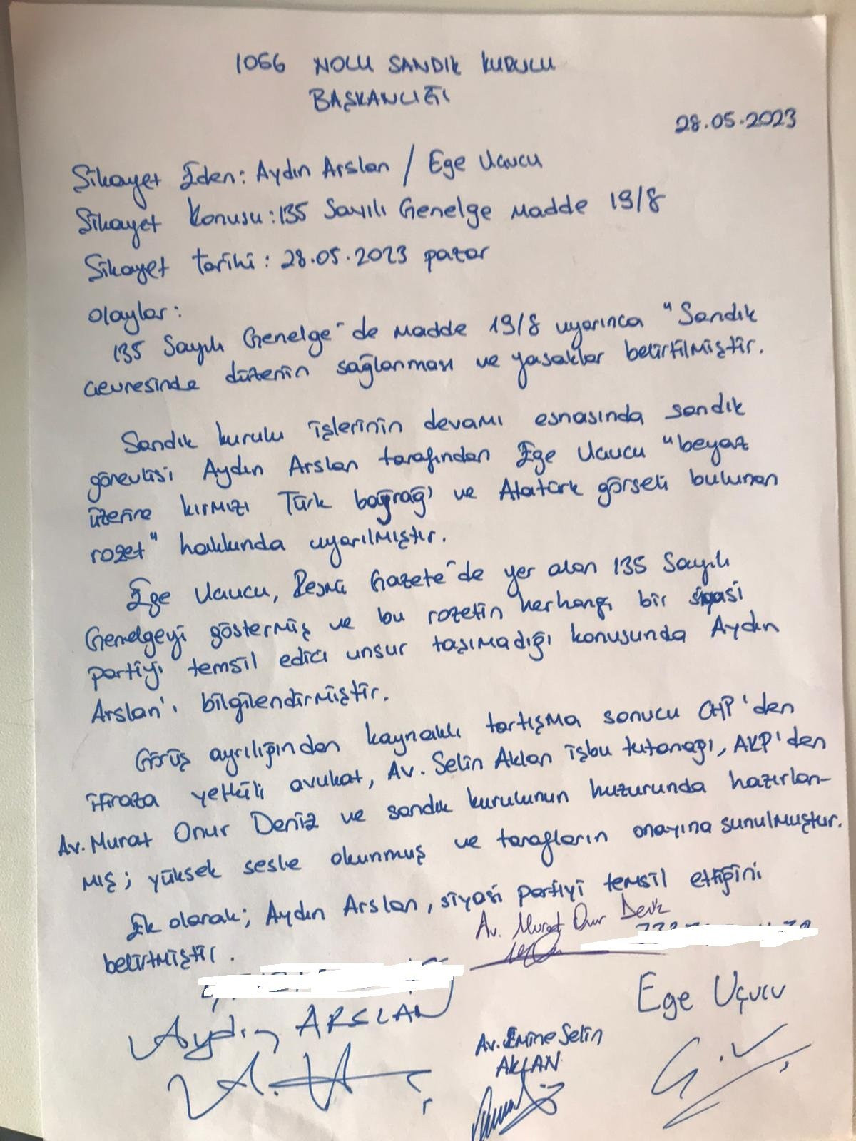 Atatürk ve Türk Bayrağı rozetine tutanak tutuldu: Tam bir garabet - Resim : 1