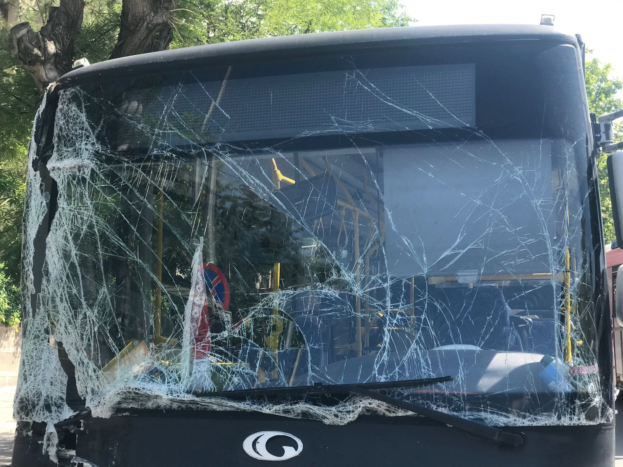 Ankara'da iki otobüs çarpıştı: 6 kişi yaralandı - Resim : 1