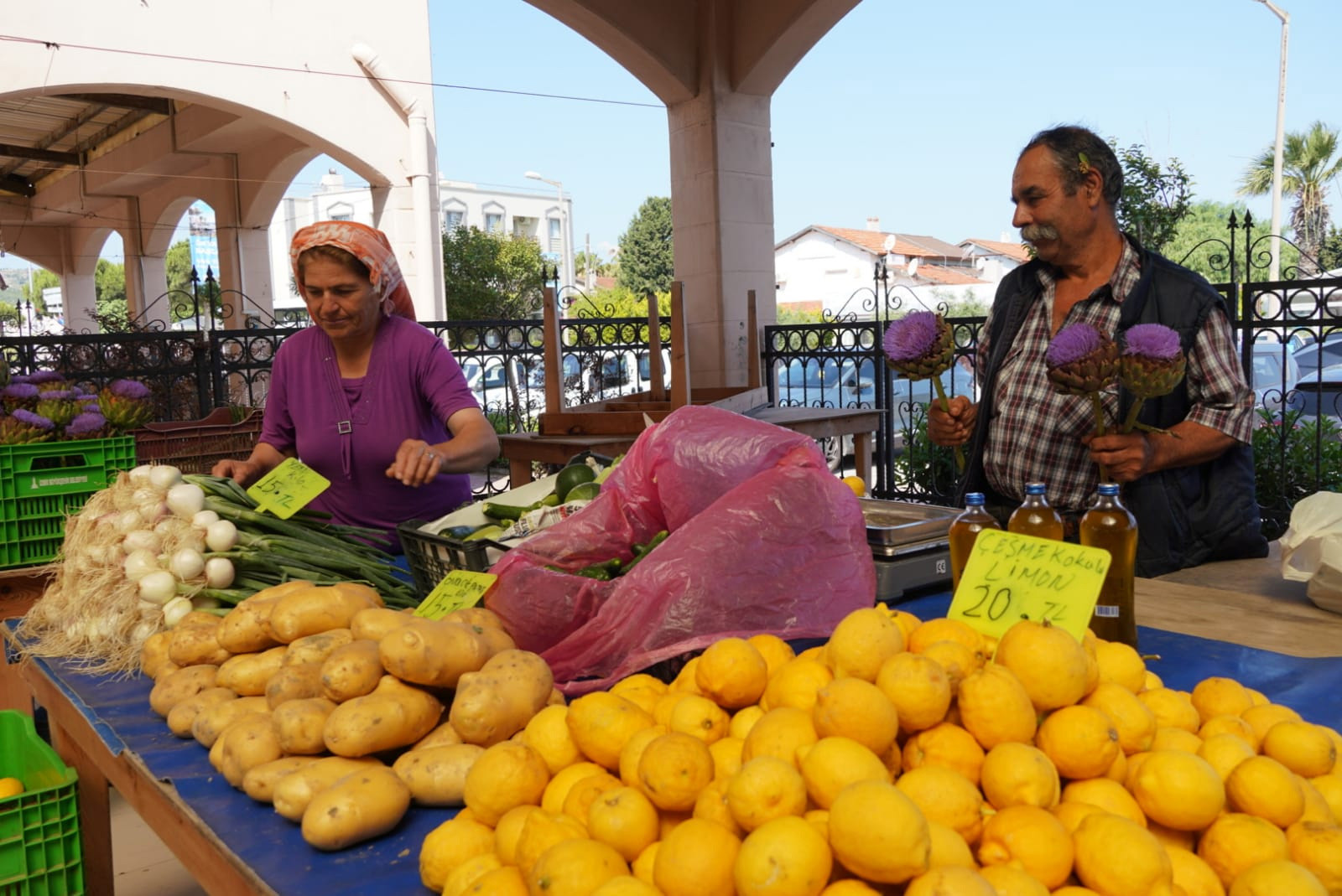 Çeşme'de 'Tarla'dan Sofra'ya' üretici pazarı açıldı - Resim : 1