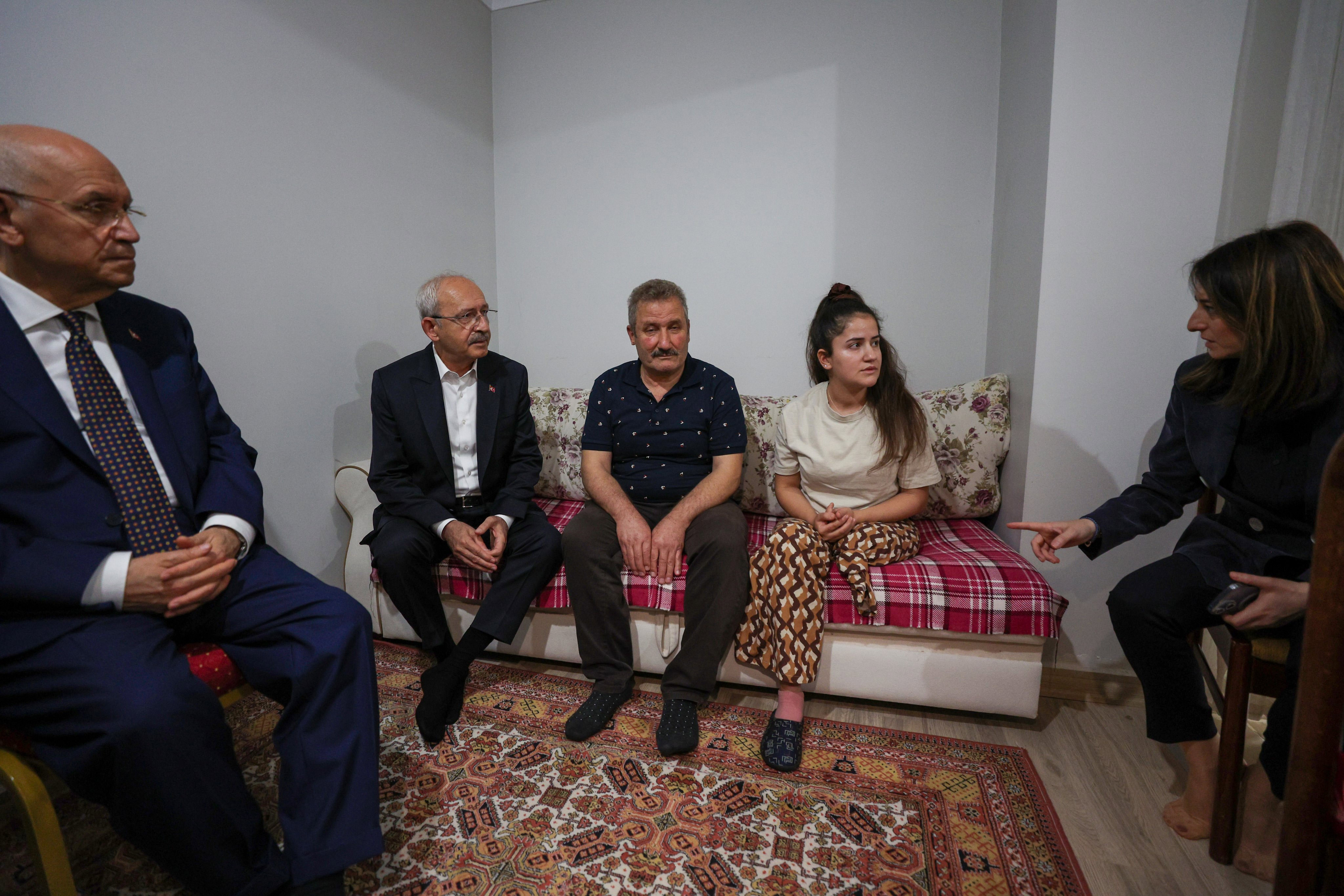 Kemal Kılıçdaroğlu'ndan 'Babalar Günü'nde anlamlı ziyaret - Resim : 3