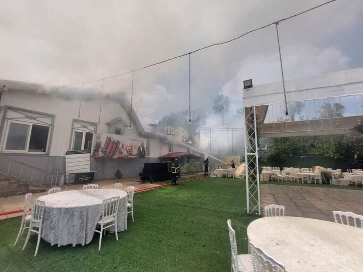 TSYD Adana Şubesi'nde korkutan yangın - Resim : 1