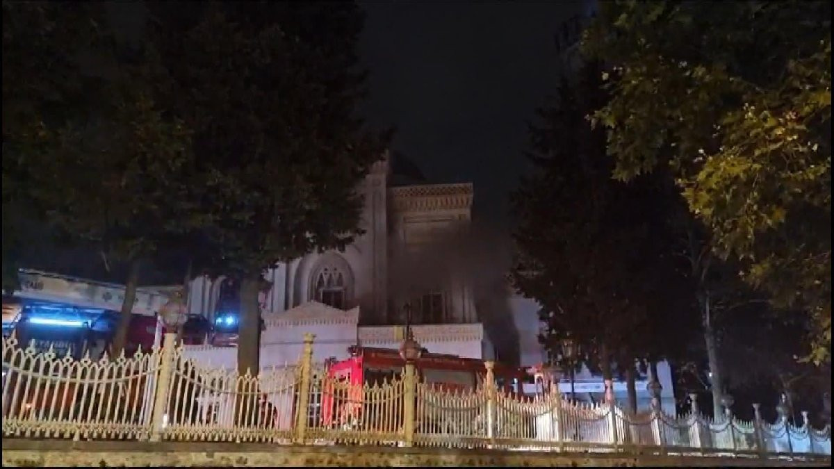 Beşiktaş'taki tarihi yapılarda peş peşe yangınlar - Resim : 1