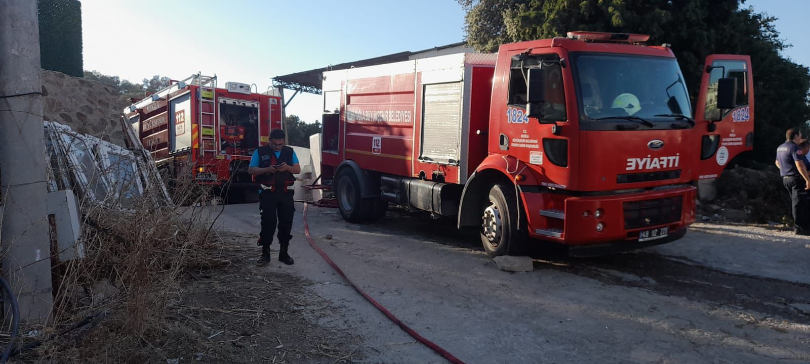 Bodrum Belediyesi ekipleri yangınlara müdahalede destek oldu - Resim : 1