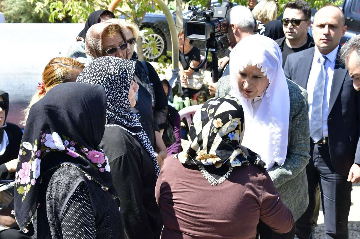 Meral Akşener, cenaze törenine katıldı - Resim : 3
