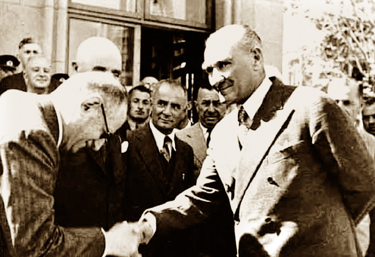 Devlet erkanı Ata'nın huzuruna çıktı... Atatürk'ün 30 Ağustos için Nutuk'ta yazdıkları... - Resim : 4