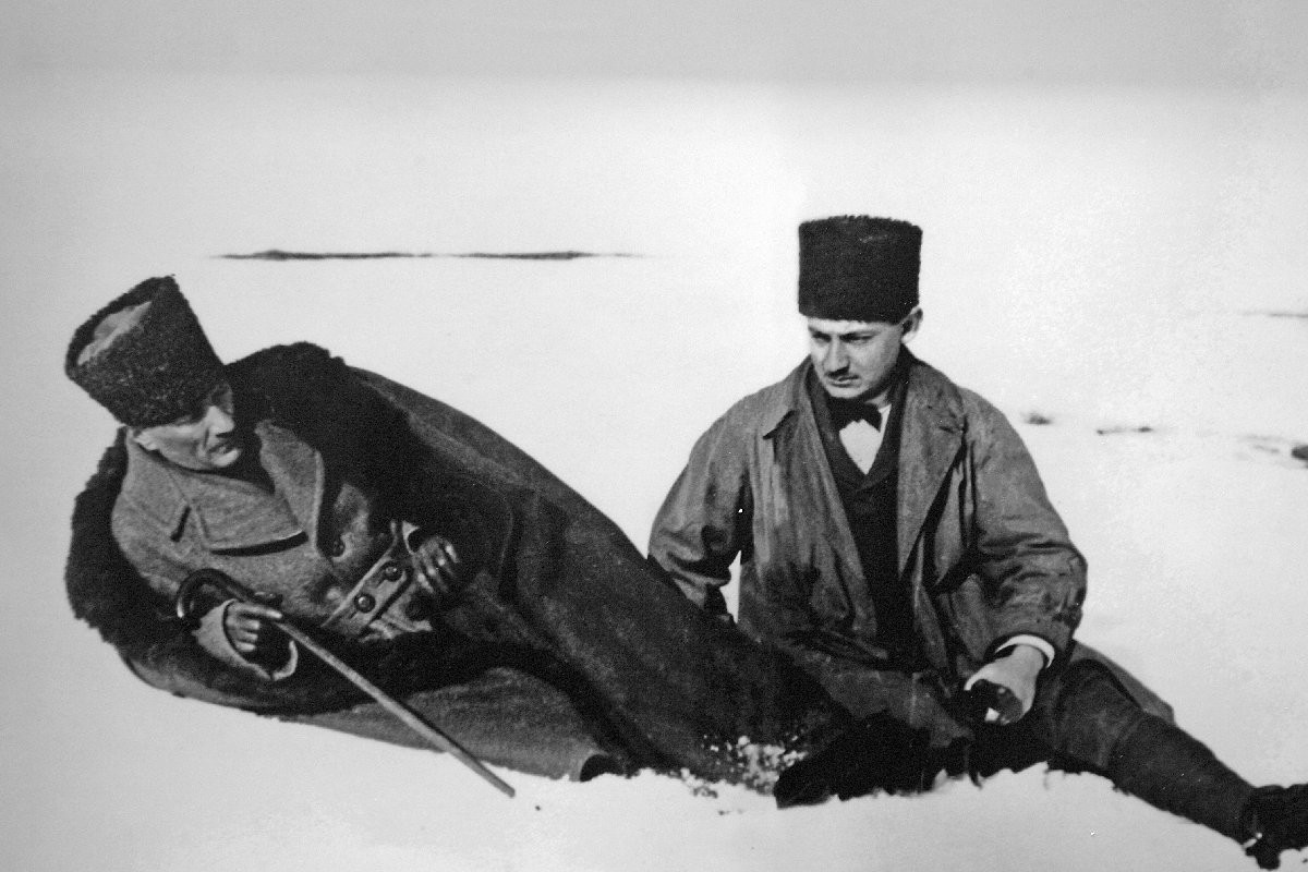 Devlet erkanı Ata'nın huzuruna çıktı... Atatürk'ün 30 Ağustos için Nutuk'ta yazdıkları... - Resim : 6
