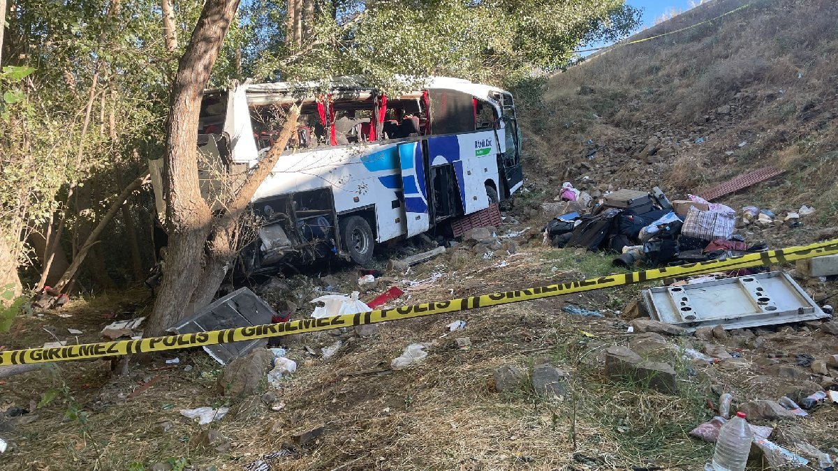 Yozgat'ta katliam gibi kaza: 12 kişi öldü, çok sayıda yaralı - Resim : 1