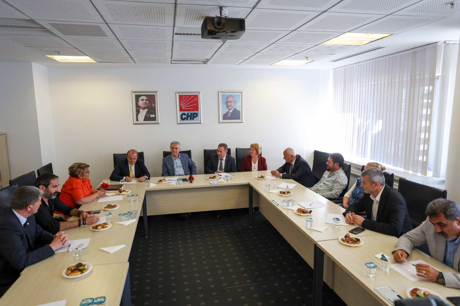 CHP Genel Başkan Yardımcısı Bülent Kuşoğlu'na Yozgat Demokrat Dernekler Federasyonu'ndan ziyaret - Resim : 2