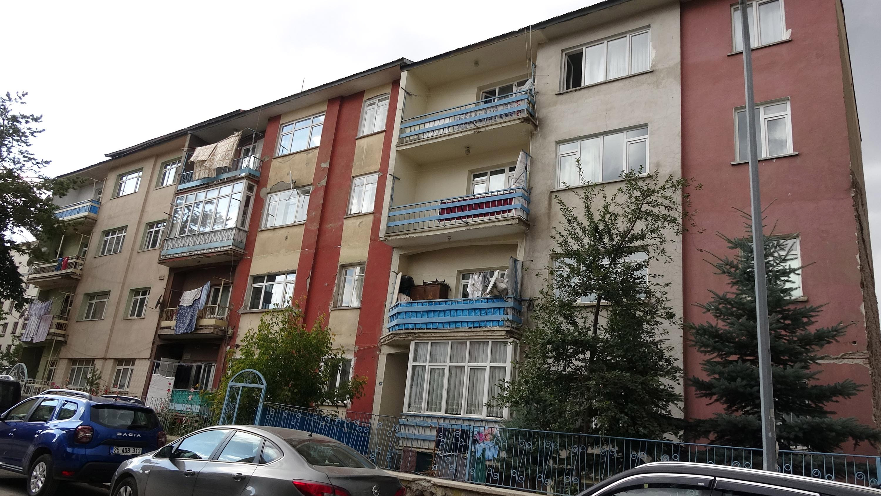 Erzurum'da kadın cinayeti: Sevgilisi cam parçasıyla bacağını kesti - Resim : 1