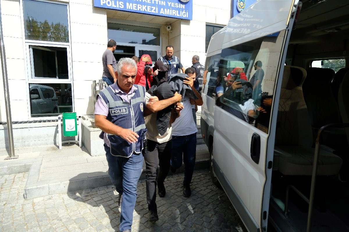 Kırklareli'nde düzensiz göçmenler bagajda yakalandı - Resim : 1