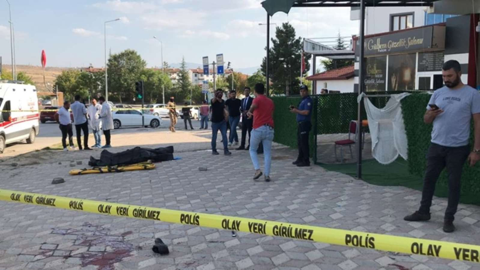Elazığ’da silahlı çatışma: 2 kişi hayatını kaybetti, 1 yaralı - Resim : 1