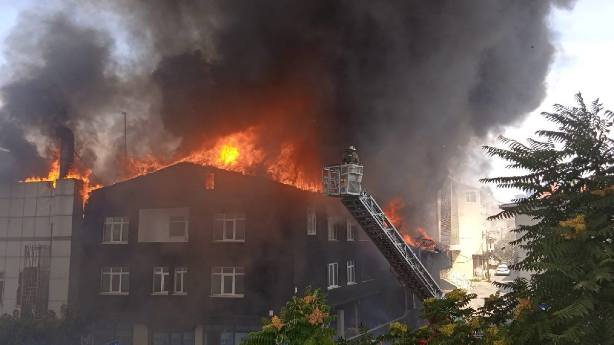 İstanbul'da iş yerinde yangın - Resim : 1