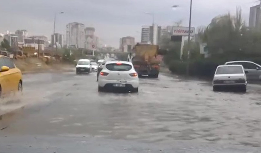 Ankara'da sağanak yağış etkili oldu - Resim : 2