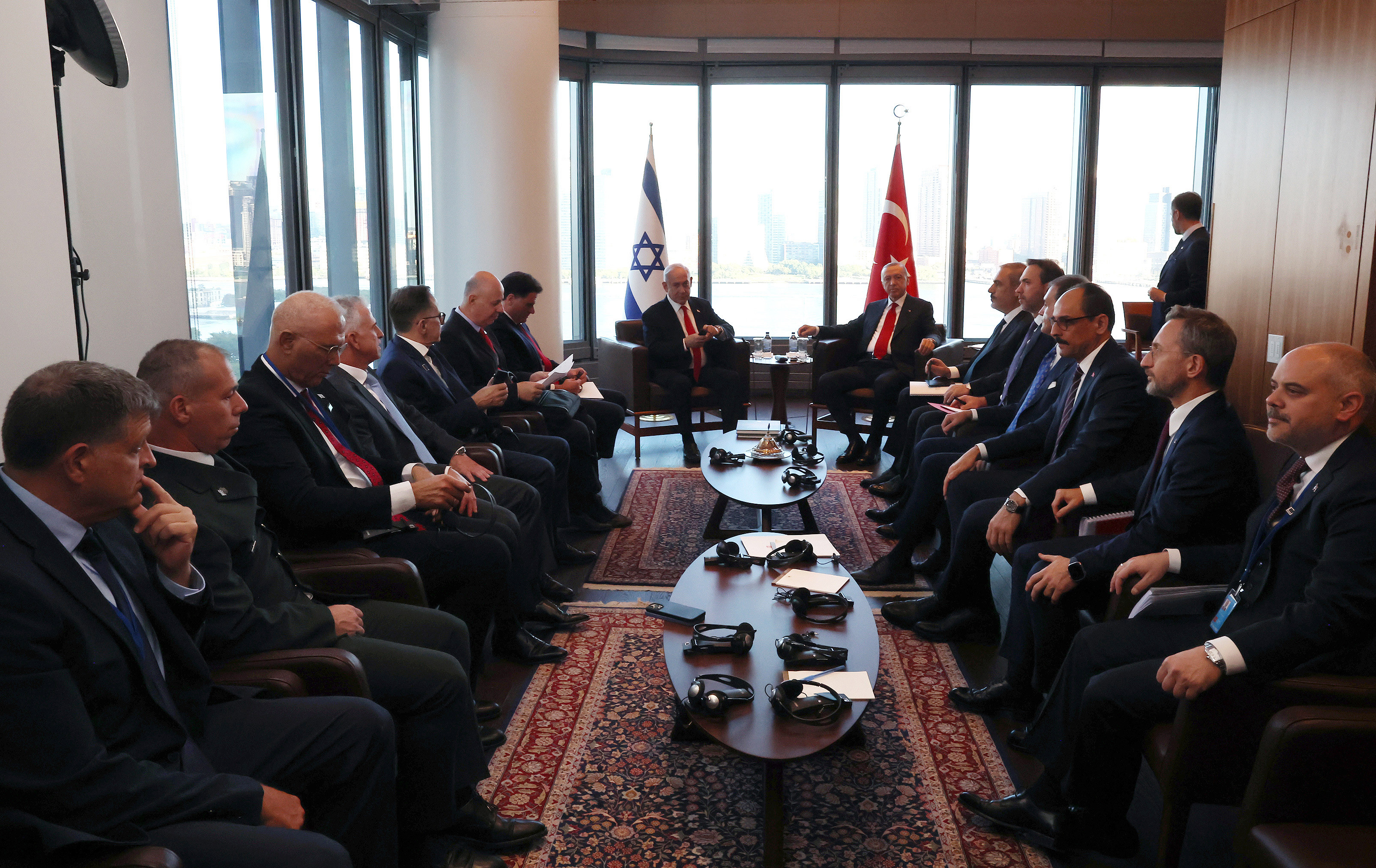 Erdoğan, İsrail Başbakanı Netanyahu ile görüştü - Resim : 1
