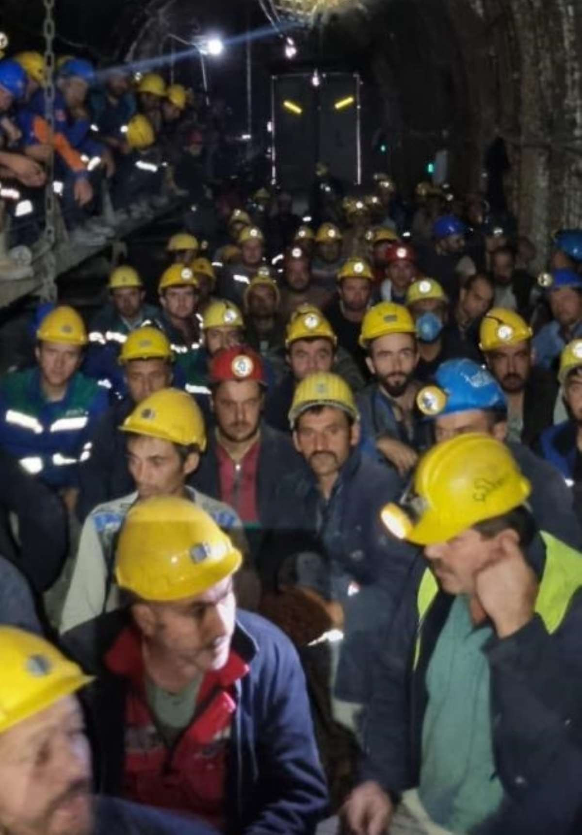 Maden işçileri açlık grevinde: Haklarımız için sonuna kadar devam edeceğiz - Resim : 1