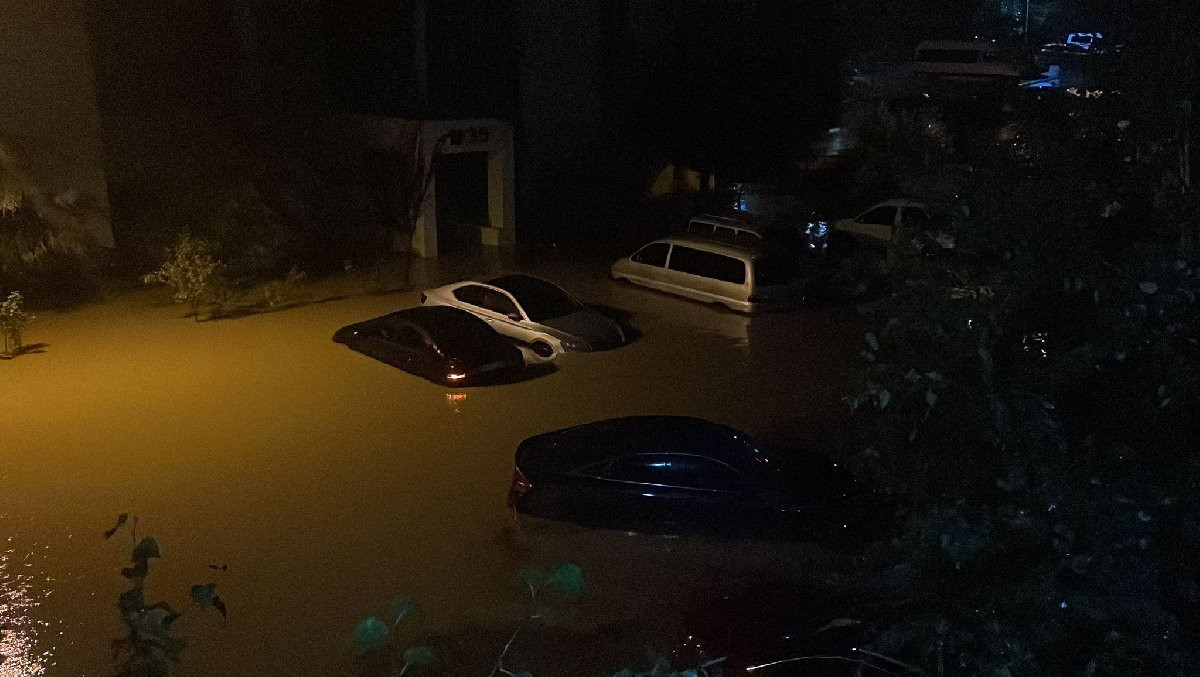 İstanbul'daki sel felaketinde son durum - Resim : 2