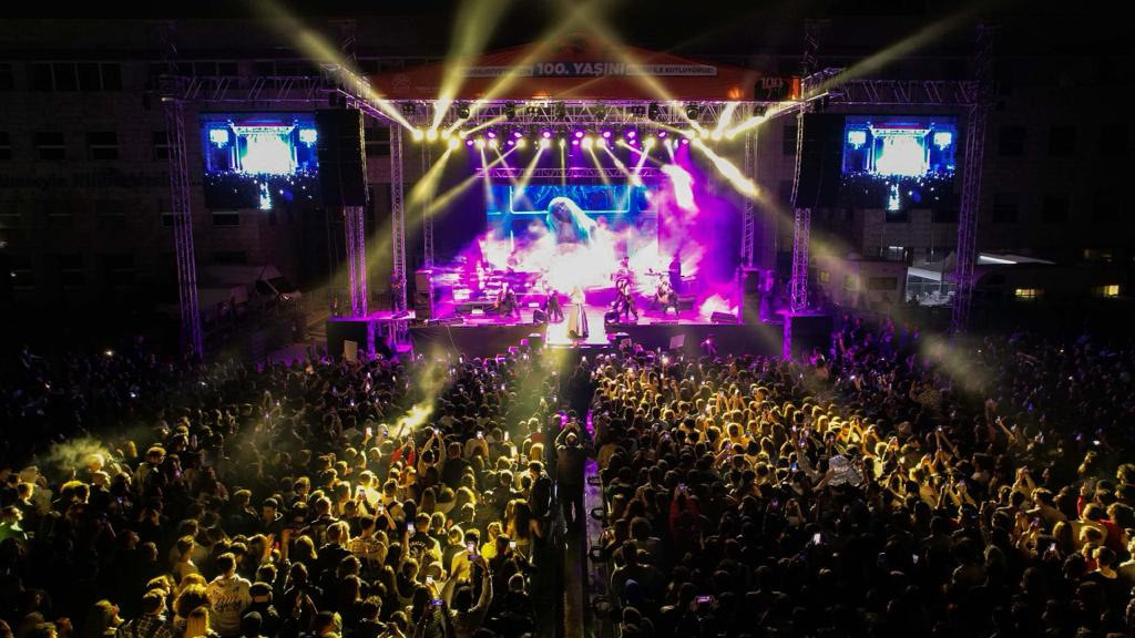 Nilüfer’de Cumhuriyet kutlamaları Güneş konseriyle başladı - Resim : 1