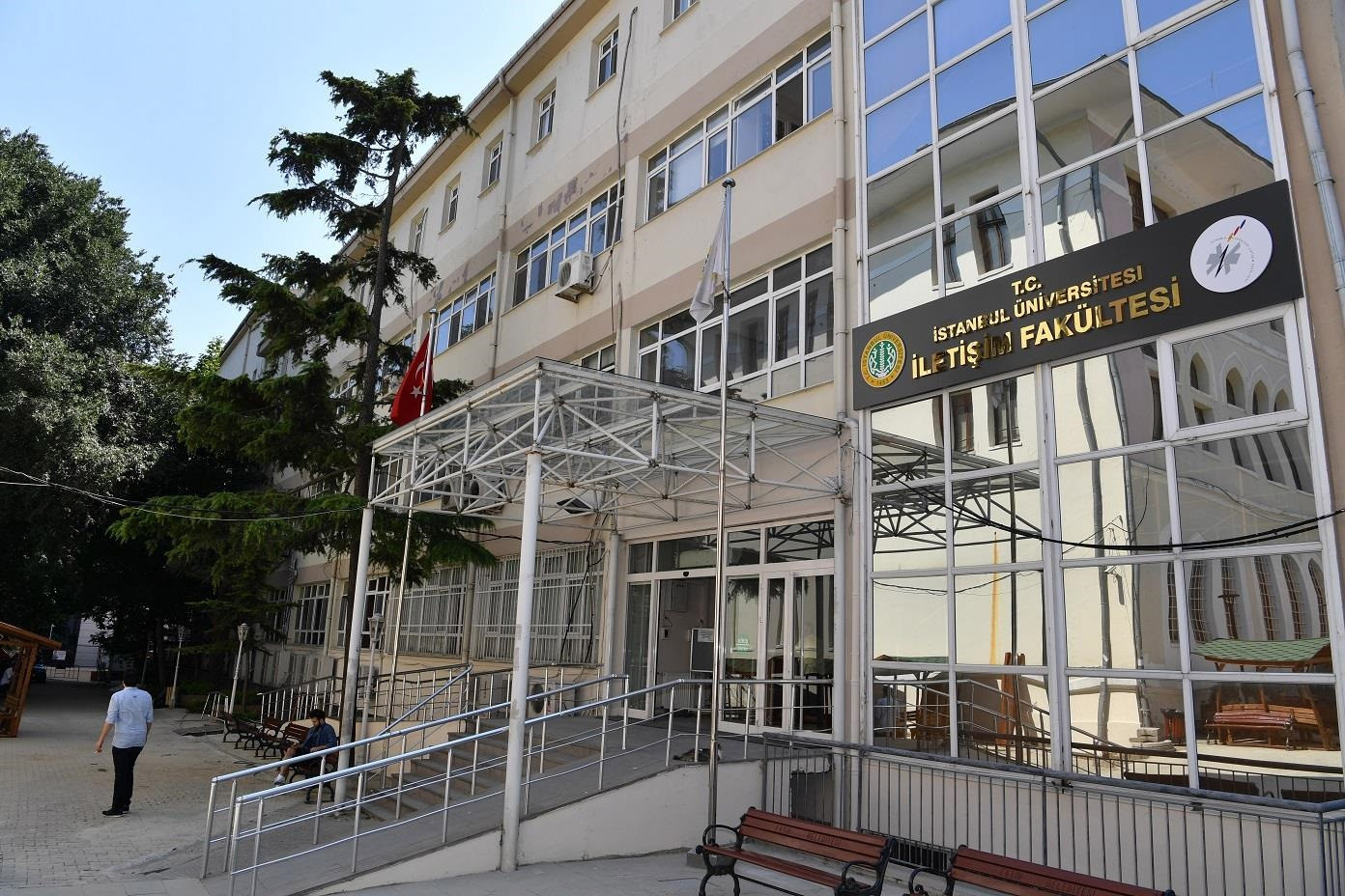 2023 Türkiye'sinde üniversitelerin hali: Tarihi İstanbul Üniversitesi İletişim Fakültesi'nin stüdyosu yok - Resim : 2