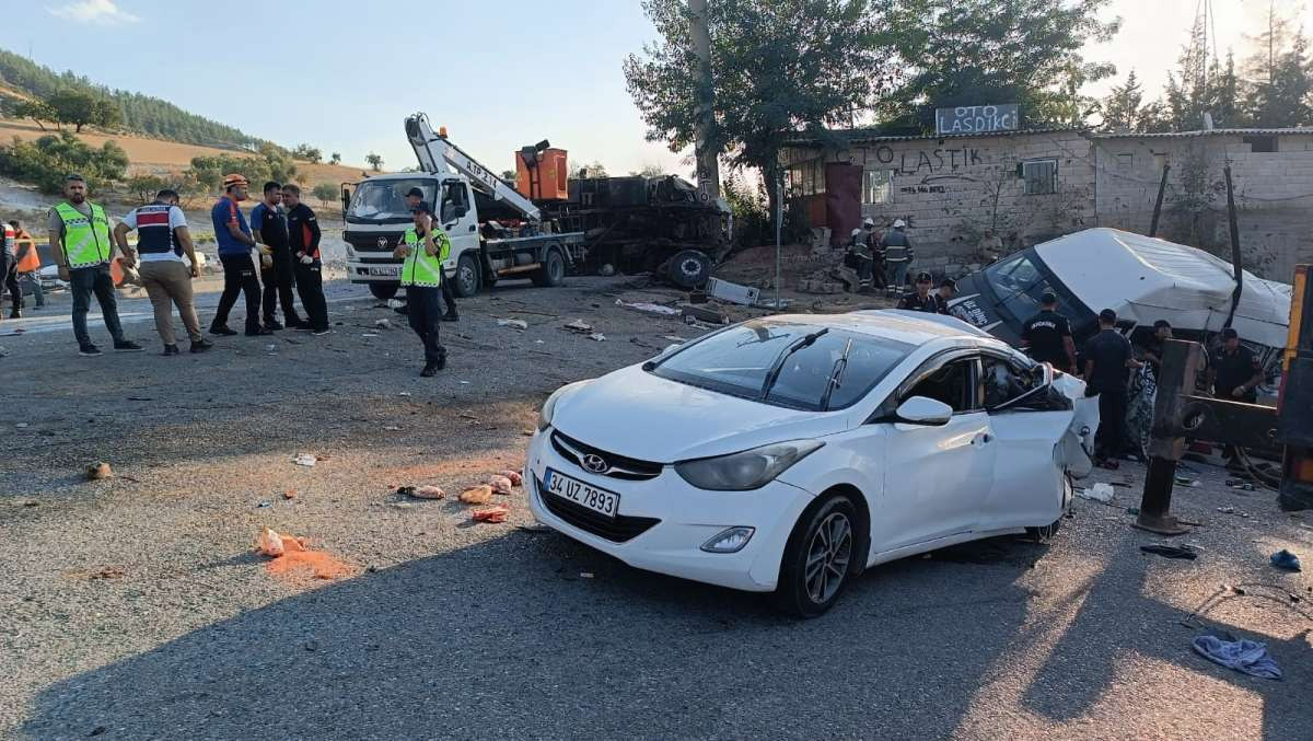 Gaziantep'te katliam gibi kaza: 5 ölü, 17 yaralı - Resim : 1