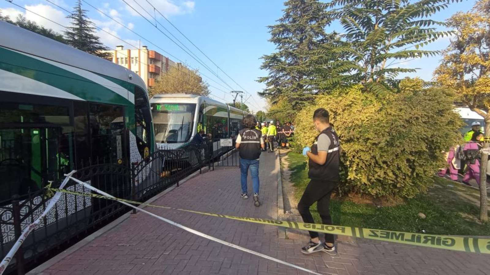 Konya'da feci ölüm: Tramvayın önüne düştü - Resim : 1