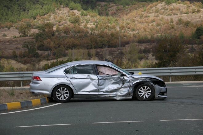 Kastamonu'da feci kaza: 1 ölü, 4 yaralı - Resim : 2