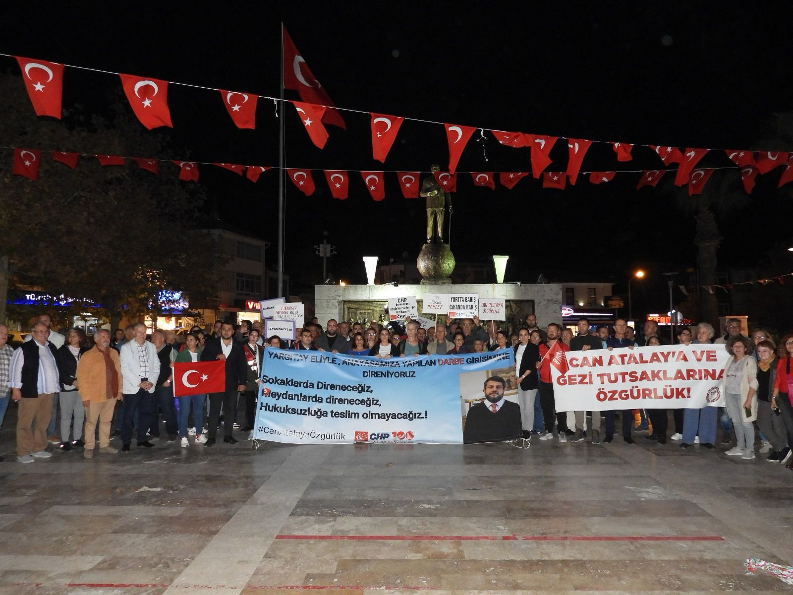 CHP Urla: Anayasal düzeni ortadan kaldırma girişimine seyirci kalmayacağız - Resim : 3