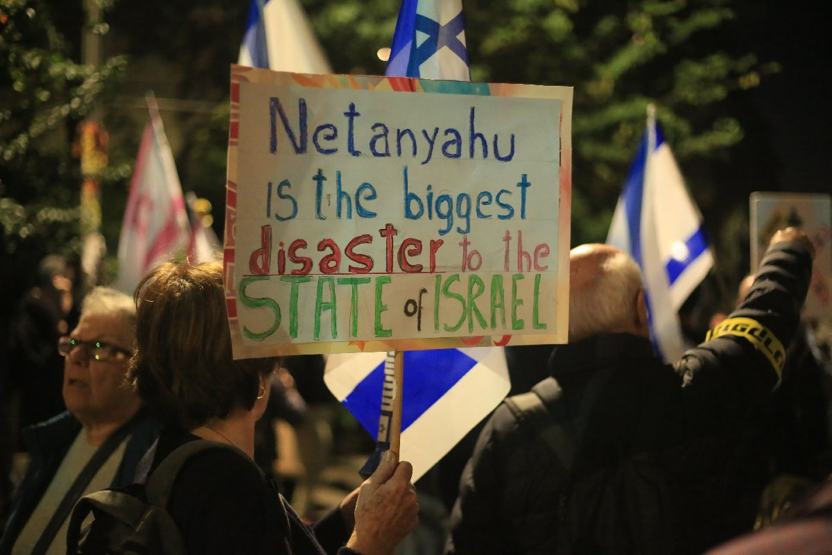 İsrail Başbakanı Netanyahu'ya konutunun önünde istifa çağrısı - Resim : 2