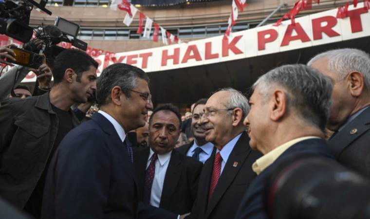 CHP'de devir teslim töreni: Yeni Genel Başkan Özgür Özel, görevi Kemal Kılıçdaroğlu'ndan devraldı - Resim : 1