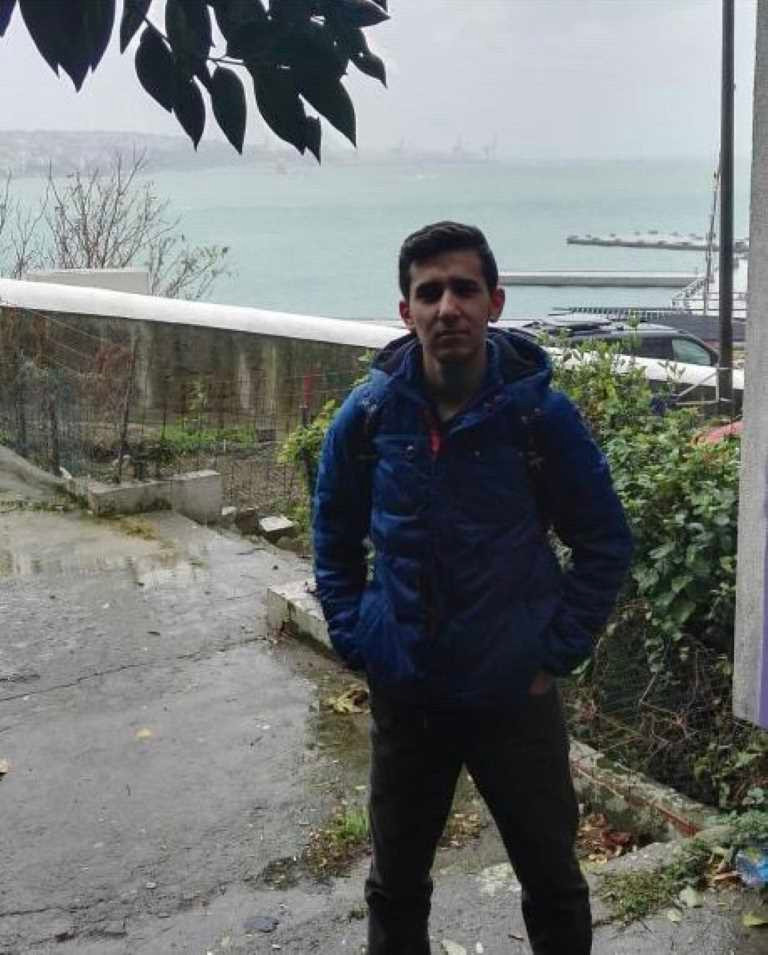 İstanbul'da etkili olan sağanak ve fırtına sonrası 20 yaşındaki motokurye yaşamını yitirdi - Resim : 1