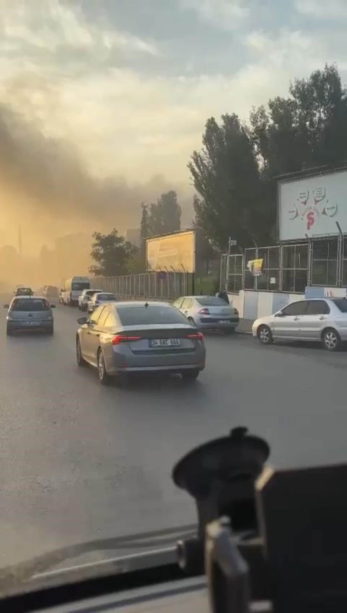 Başakşehir'de sanayi sitesinde yangın çıktı - Resim : 1
