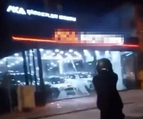 Kocaeli'de oto galeriye silahlı saldırı: Sosyal medya fenomeninden dikkat çeken paylaşım - Resim : 2