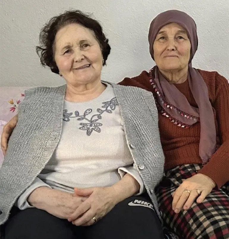 Arda Turan ve Emre Belözoğlu, Seçil Erzan'ın köyüne gitmiş - Resim : 1