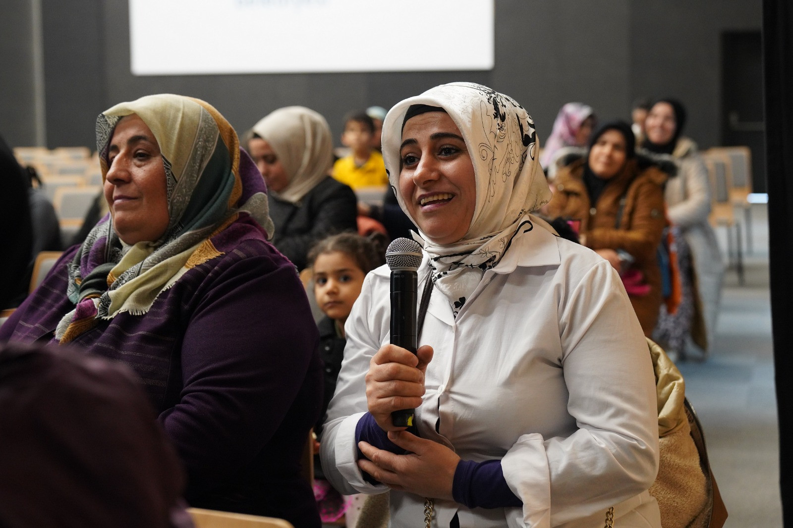 Beylikdüzü'ndeki kadınlar Dünya Kadın Hakları Günü'nde bir araya geldi - Resim : 3