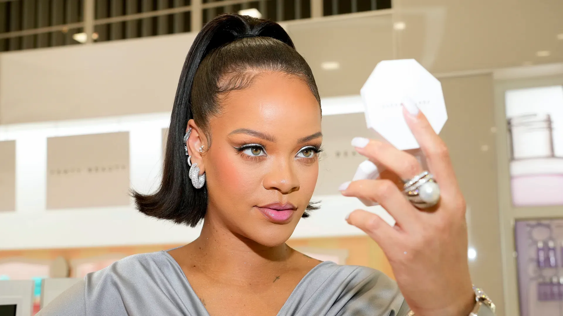Rihanna'dan yeni albüm için ipucu - Resim : 2