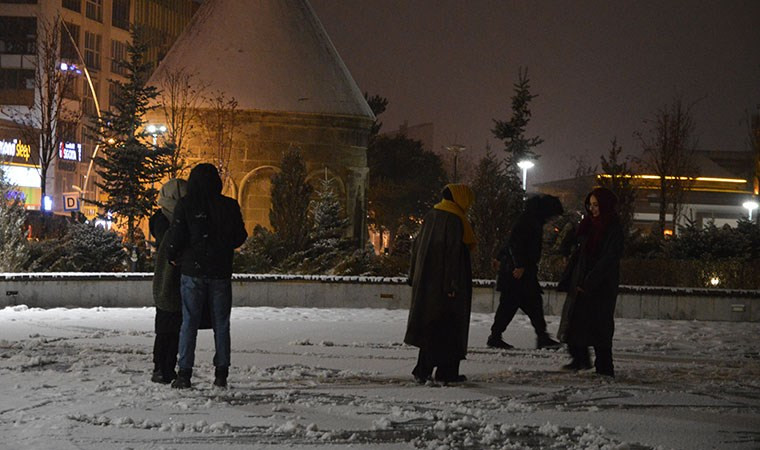 Erzurum, Kars, Ardahan ve Bingöl'ü kar vurdu - Resim : 1